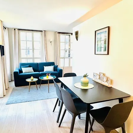 - Le Logis Versaillais Versailles