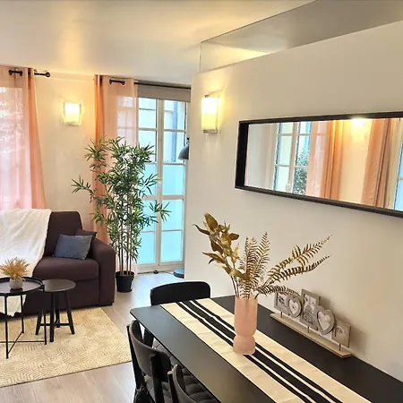 - Le Logis Versaillais Apartman Versailles