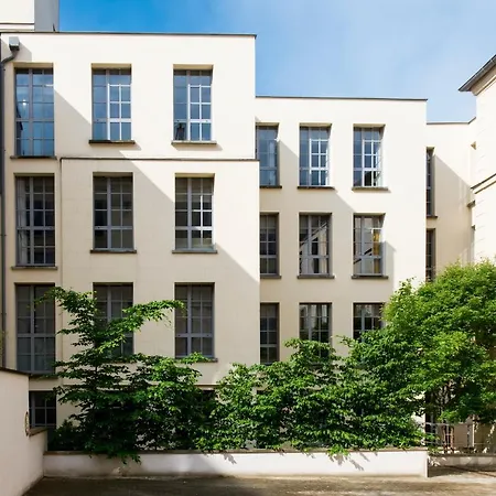 - Le Logis Versaillais