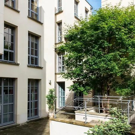 - Le Logis Versaillais