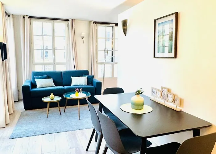 - Le Logis Versaillais Versailles