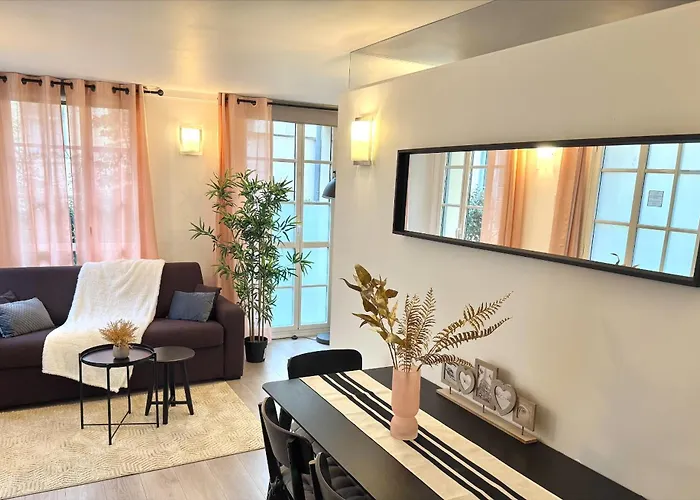 - Le Logis Versaillais Apartman Versailles