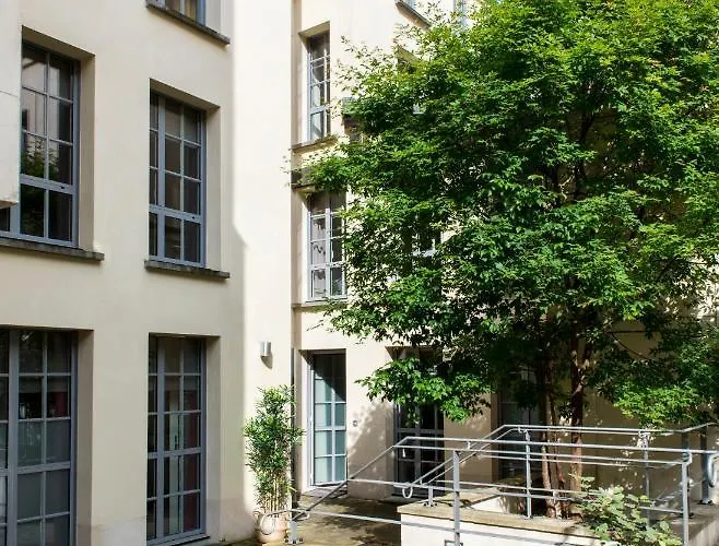 - Le Logis Versaillais